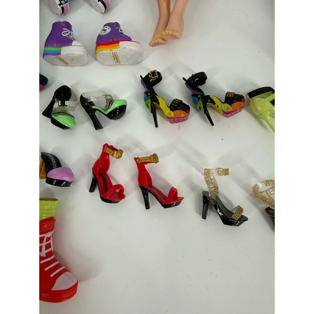 MGA Rainbow High Doll Lot of 4 with Large Clothing Shoes Accessories Collection
